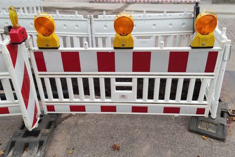 Vollsperrung der B 294 wegen Fahrbahndeckensanierung 