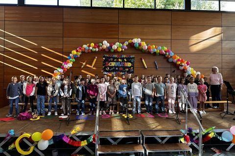 Die Zweitklässler mit ihrem Mini-Musical unter der Leitung von Waltraut Seidel