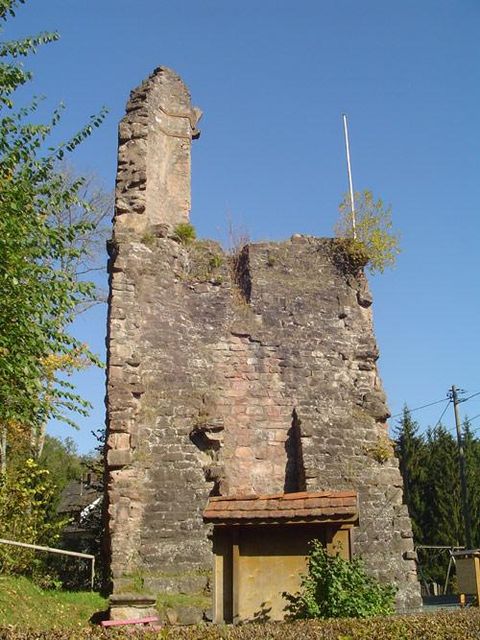 Sterneck ist aus dem Maierhof der gleichnamigen Burg über dem Heimbachtal hervorgegangen