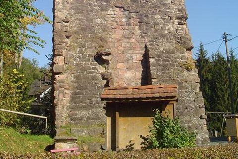 Sterneck ist aus dem Maierhof der gleichnamigen Burg über dem Heimbachtal hervorgegangen