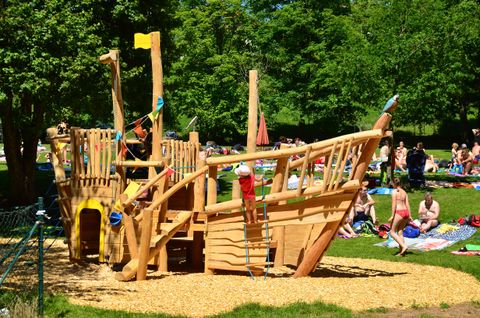 Piratenschiff im Loßburger Freibad