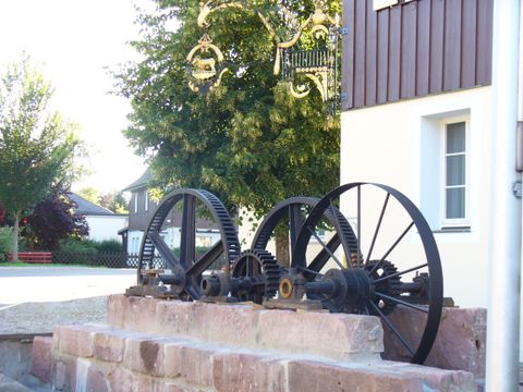 Mühlrad auserhalb Heimatmuseum Loßburg